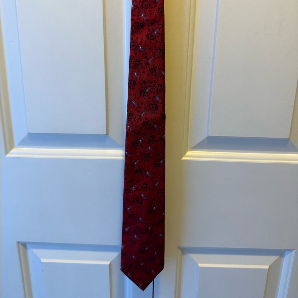 Classic Red Paisley Tie